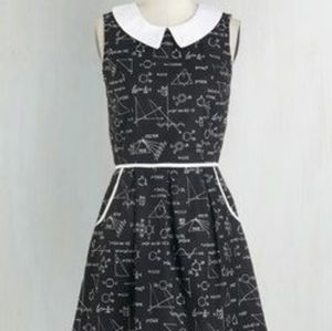Retrolicious chemistry dress W white collar. 4x w
